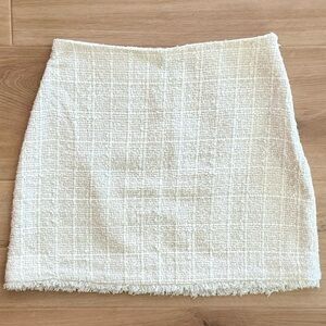 EXPRESS Ivory Tweed Skirt Size 6